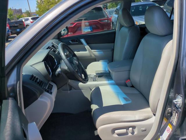 used 2013 Toyota Highlander car, priced at $7,649