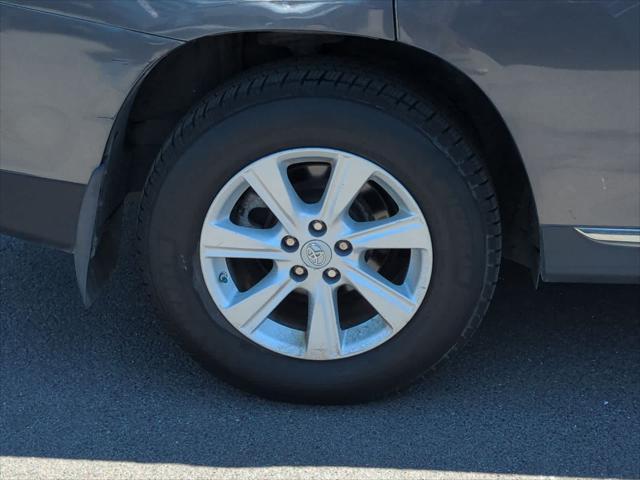 used 2013 Toyota Highlander car, priced at $7,649