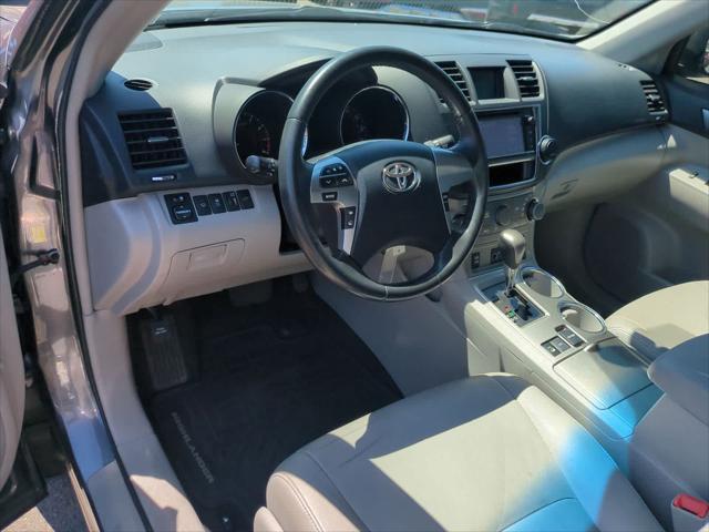 used 2013 Toyota Highlander car, priced at $7,649