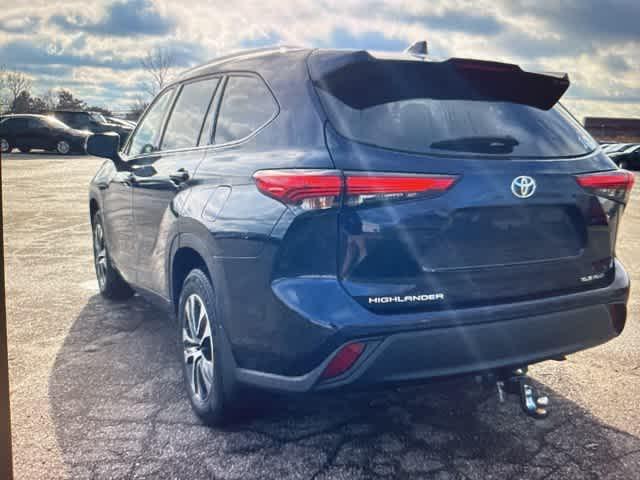 used 2021 Toyota Highlander car, priced at $31,249