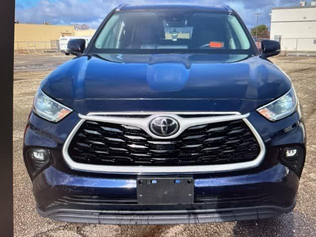 used 2021 Toyota Highlander car, priced at $31,249