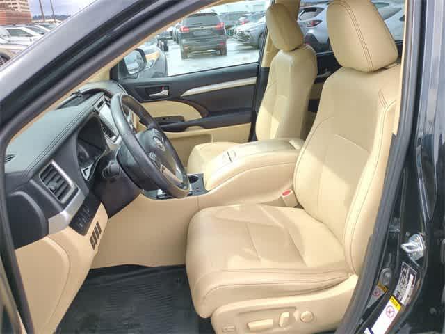 used 2019 Toyota Highlander car, priced at $29,300