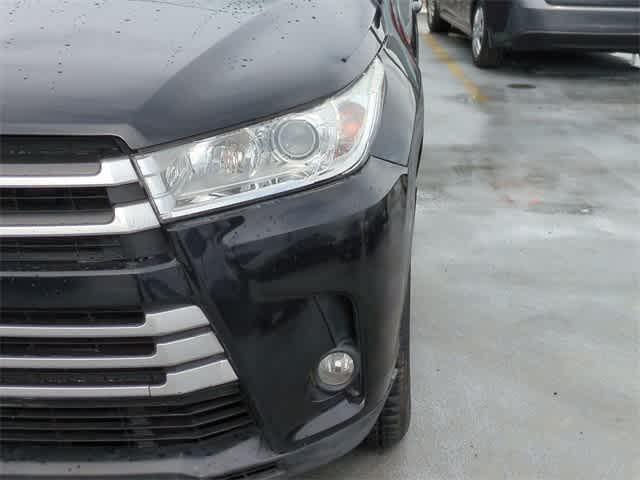 used 2019 Toyota Highlander car, priced at $29,300