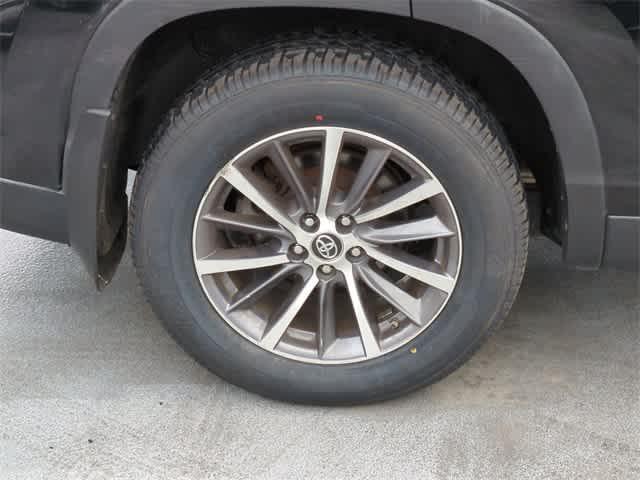 used 2019 Toyota Highlander car, priced at $29,300