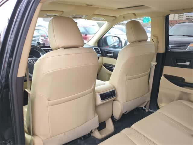used 2019 Toyota Highlander car, priced at $29,300