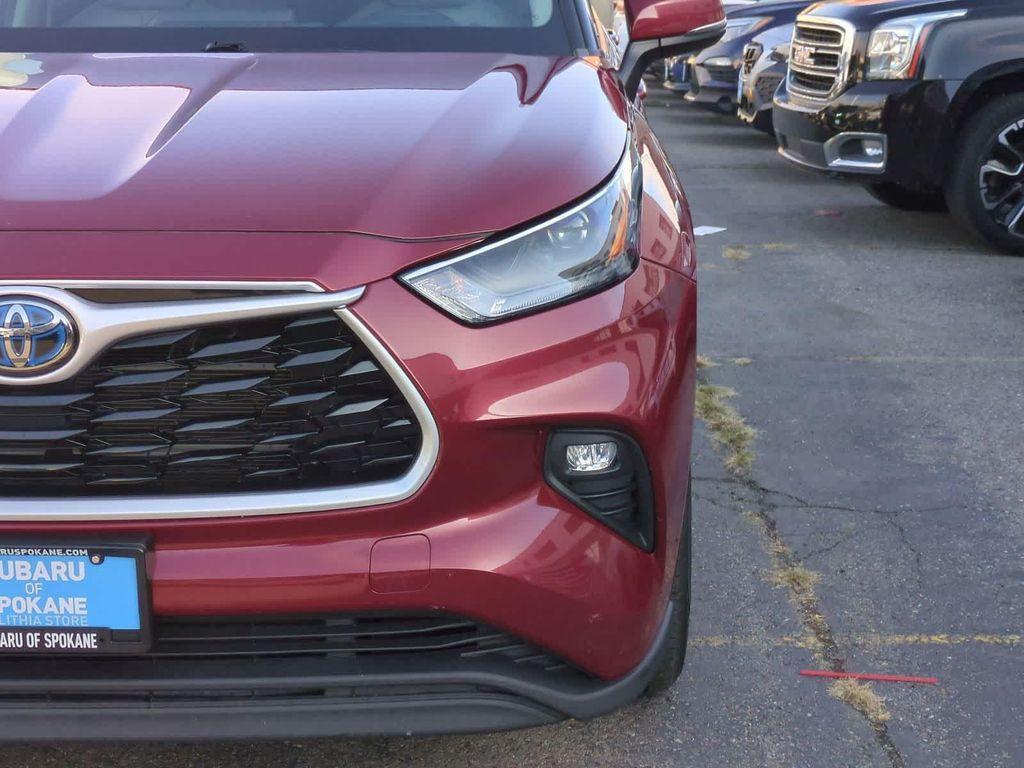 used 2023 Toyota Highlander Hybrid car, priced at $35,214