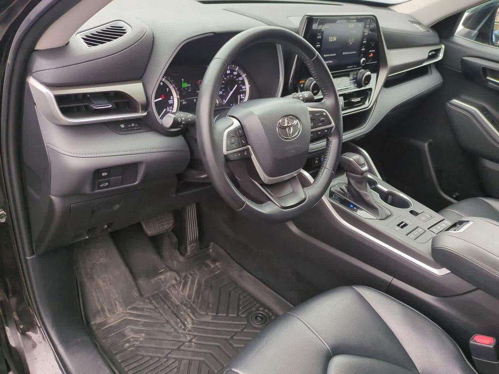 used 2022 Toyota Highlander car, priced at $31,991