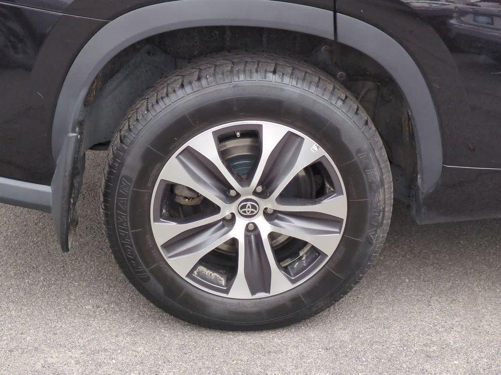 used 2022 Toyota Highlander car, priced at $31,991