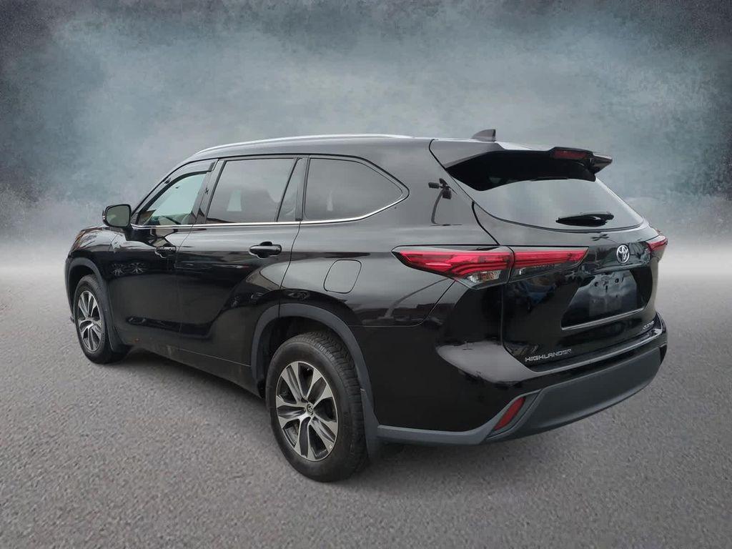 used 2022 Toyota Highlander car, priced at $31,991