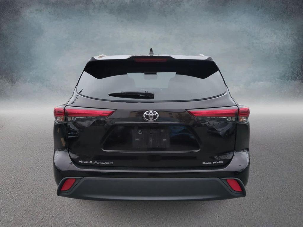 used 2022 Toyota Highlander car, priced at $31,991