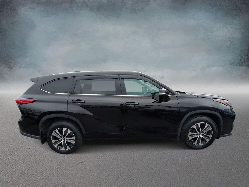 used 2022 Toyota Highlander car, priced at $31,991