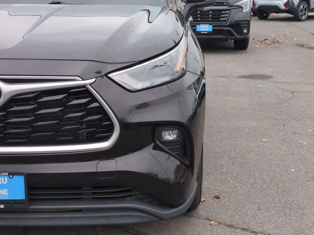 used 2022 Toyota Highlander car, priced at $31,991