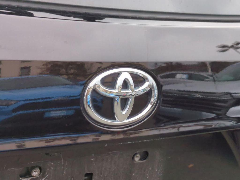 used 2022 Toyota Highlander car, priced at $31,991