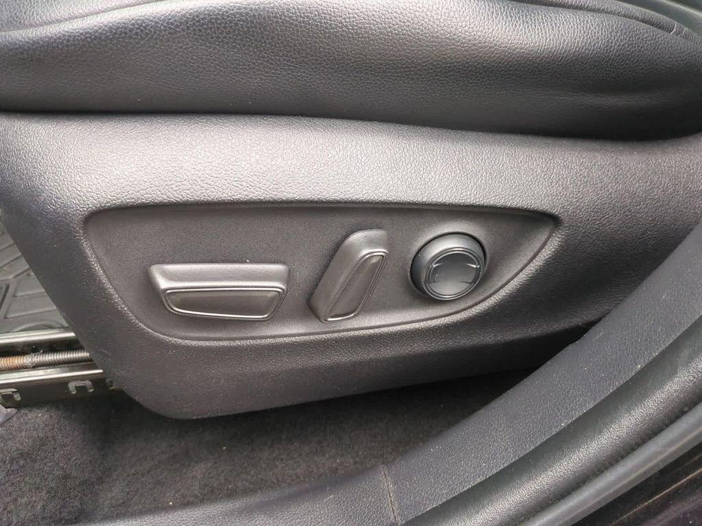 used 2022 Toyota Highlander car, priced at $31,991