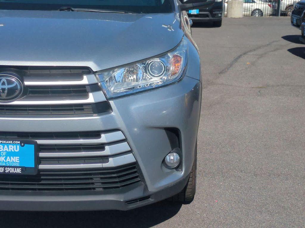 used 2019 Toyota Highlander car, priced at $22,999