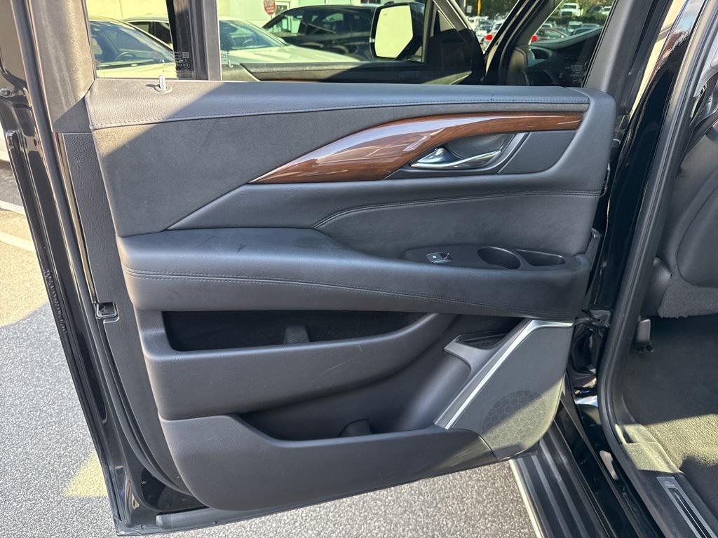 used 2019 Cadillac Escalade ESV car, priced at $23,900