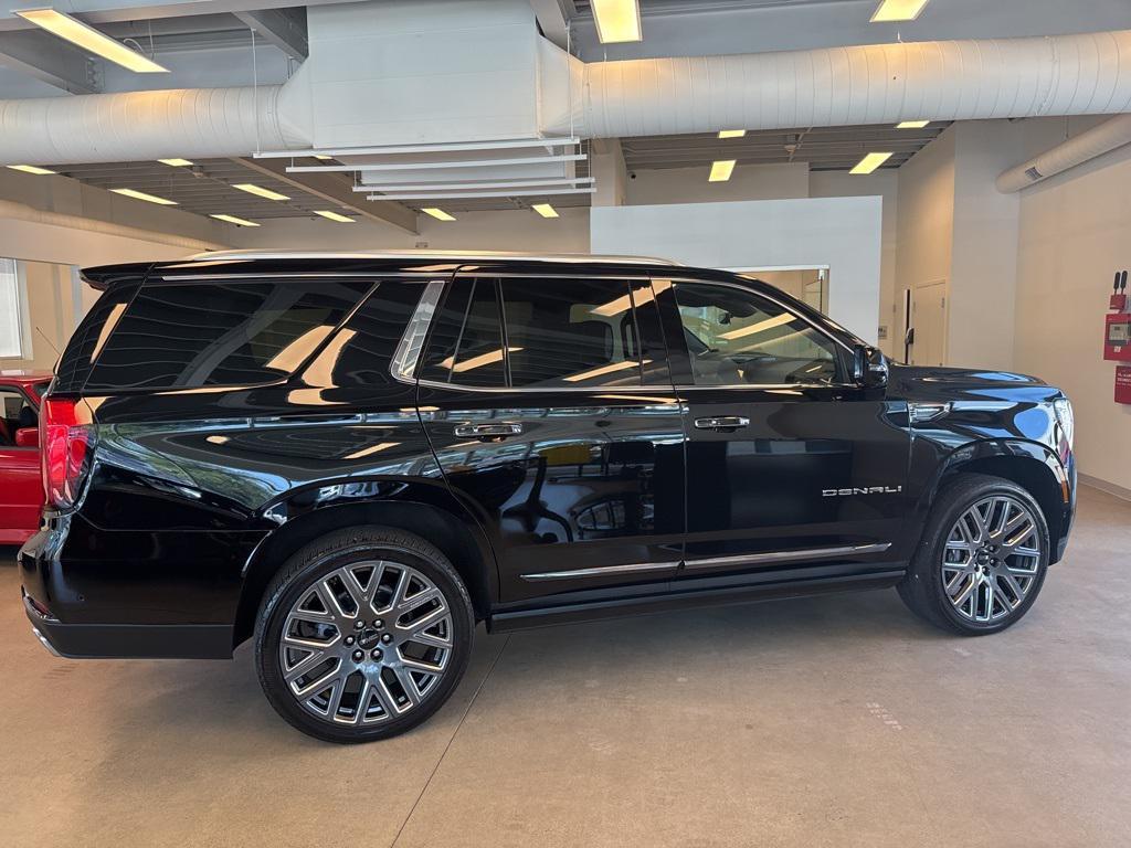 used 2025 GMC Yukon car, priced at $99,999
