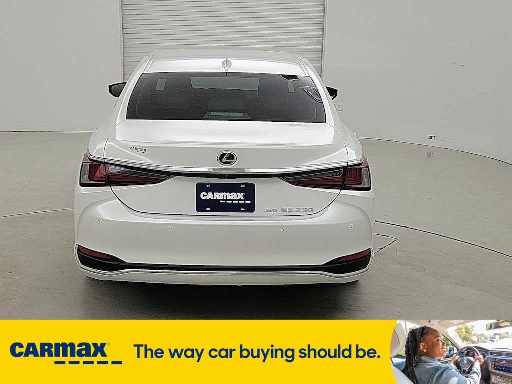 used 2024 Lexus ES 250 car, priced at $38,998