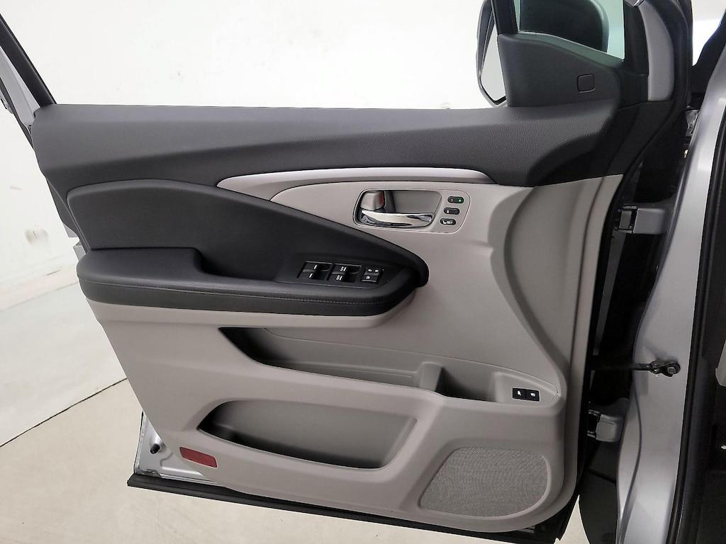 used 2022 Honda Pilot car, priced at $33,998