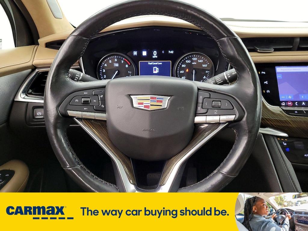 used 2020 Cadillac XT6 car, priced at $31,998