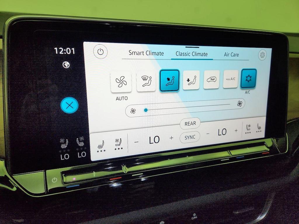 used 2024 Volkswagen Atlas car, priced at $31,998