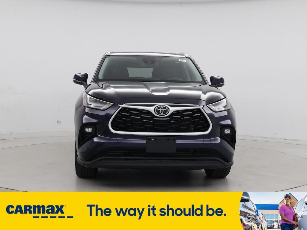 used 2023 Toyota Highlander car, priced at $37,998
