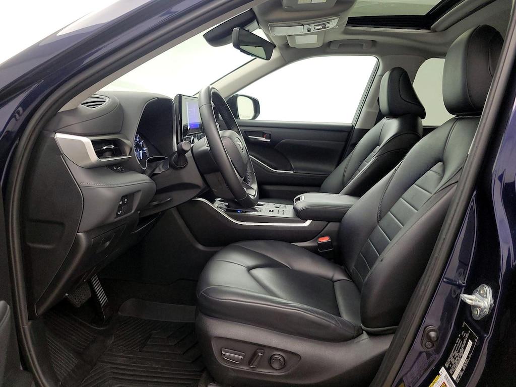 used 2023 Toyota Highlander car, priced at $37,998