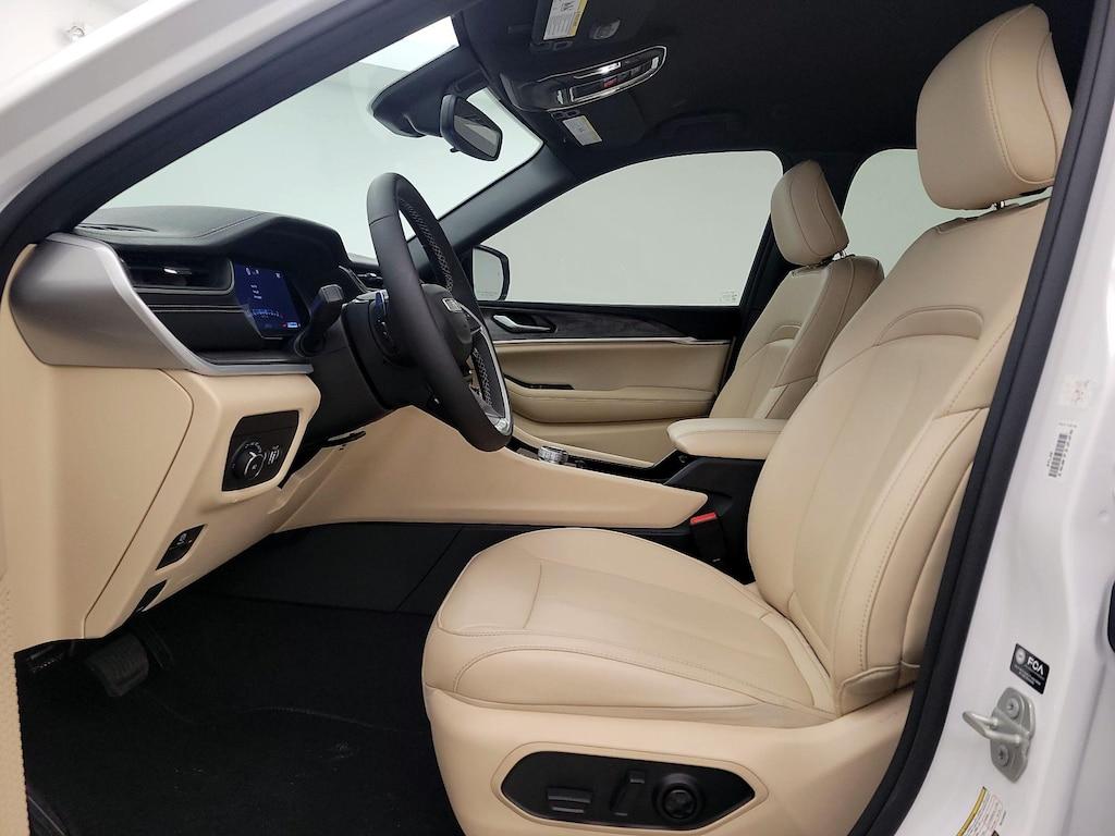 used 2024 Jeep Grand Cherokee car, priced at $35,998