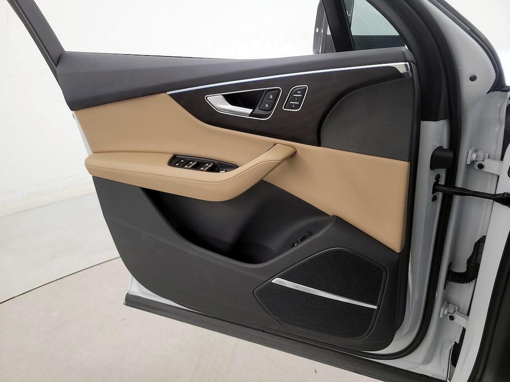 used 2024 Audi Q7 car, priced at $62,998