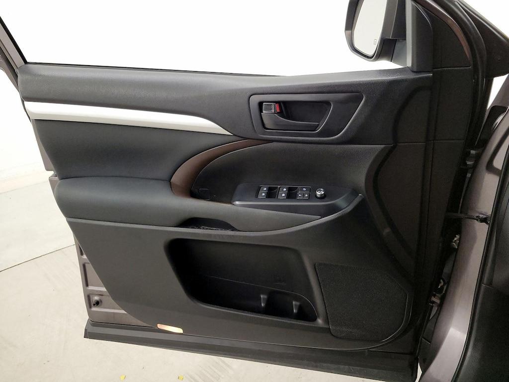 used 2019 Toyota Highlander car, priced at $19,998