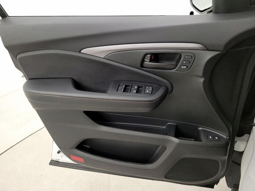 used 2022 Honda Pilot car, priced at $32,998