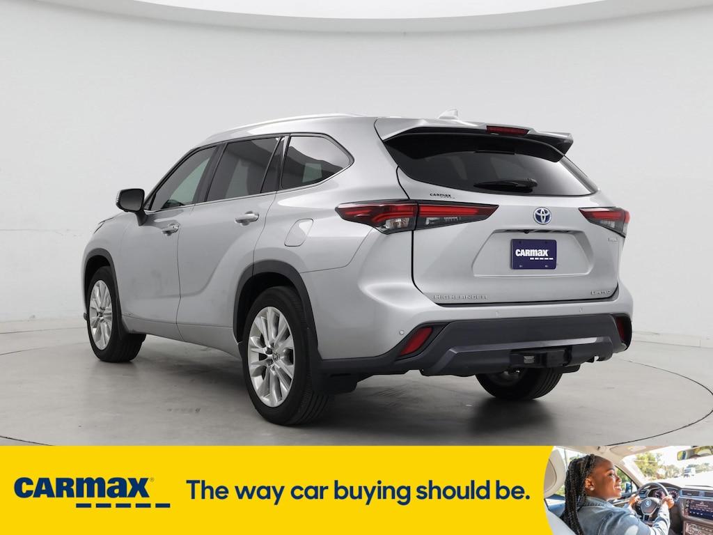 used 2024 Toyota Highlander Hybrid car, priced at $54,998
