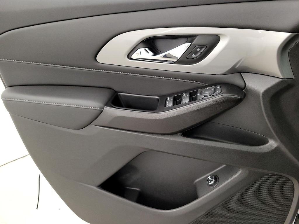 used 2023 Chevrolet Traverse car, priced at $29,998