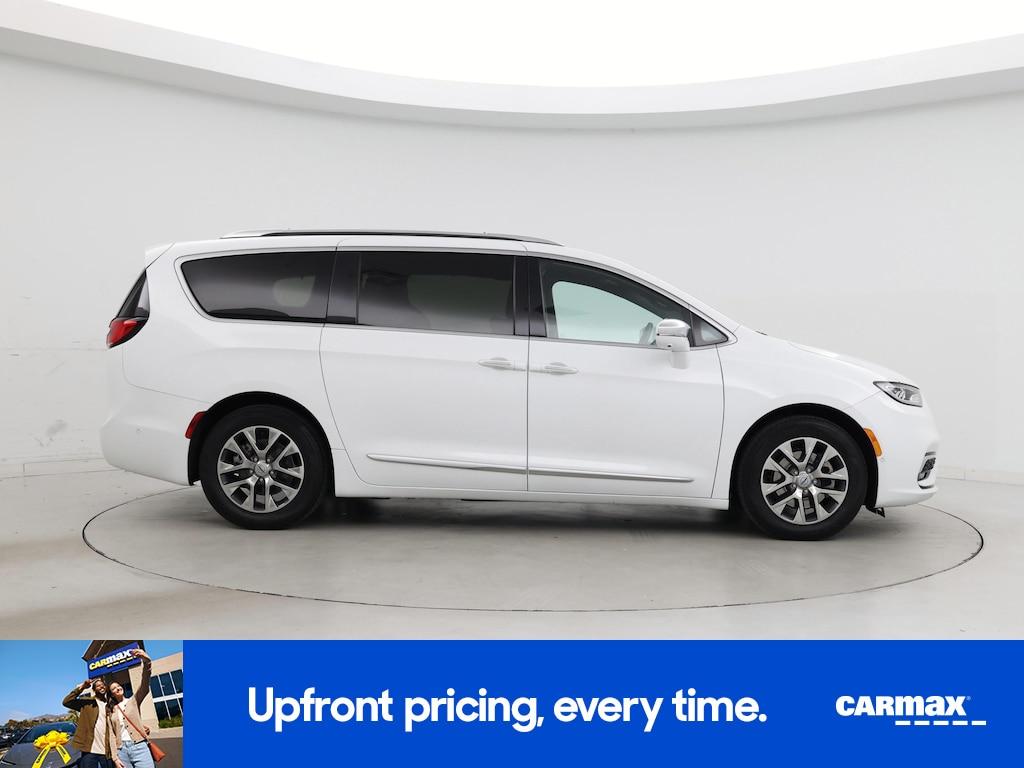 used 2022 Chrysler Pacifica Hybrid car, priced at $40,998