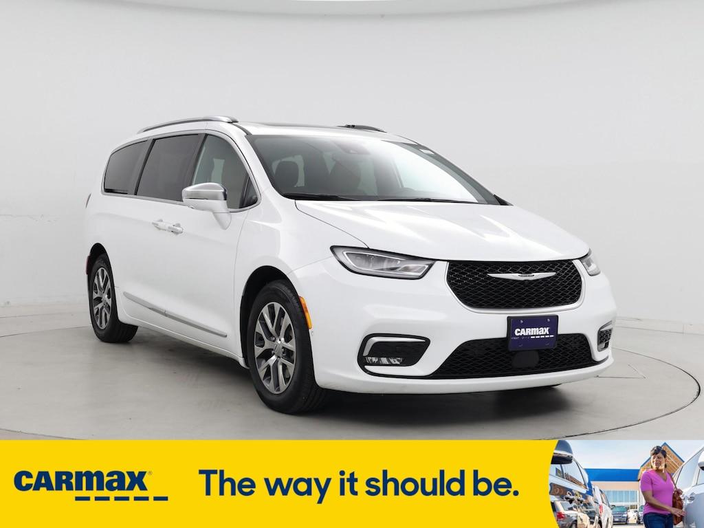 used 2022 Chrysler Pacifica Hybrid car, priced at $44,998