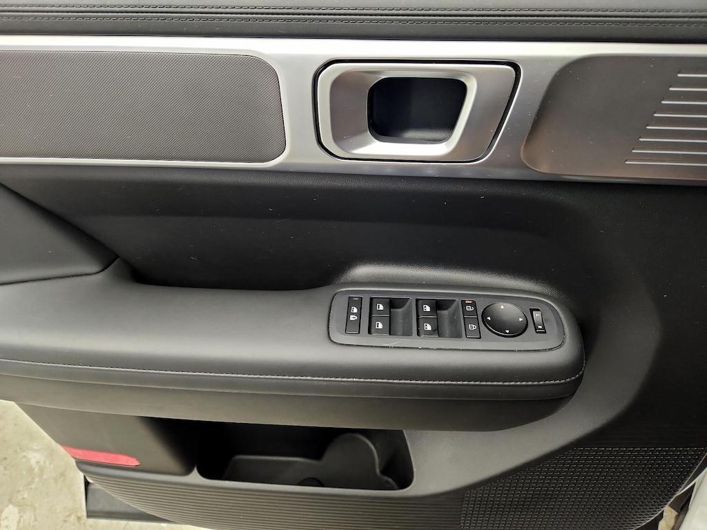 used 2024 Hyundai Santa Fe car, priced at $34,998