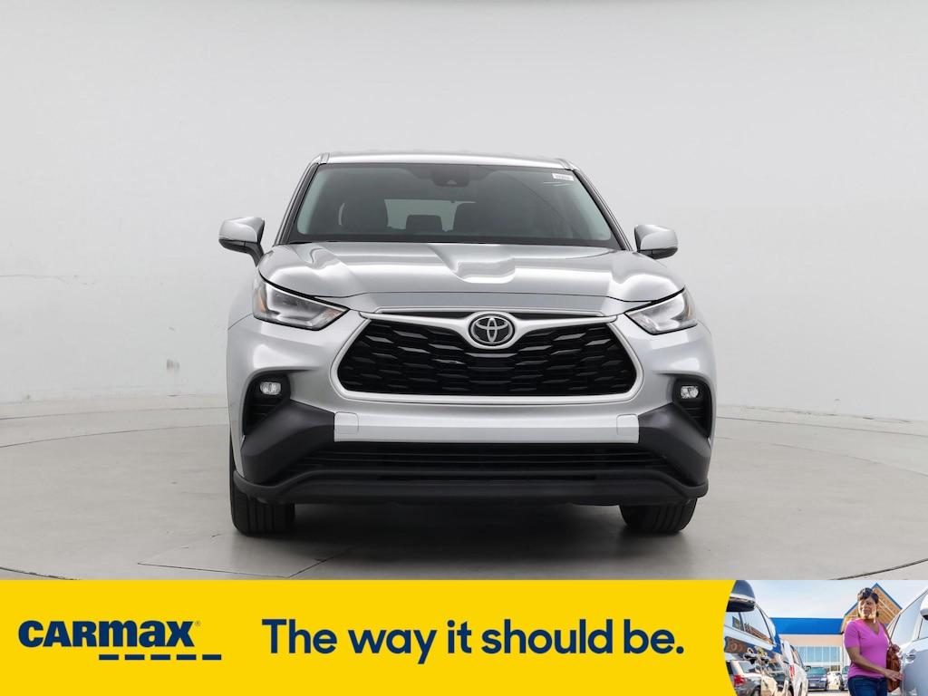 used 2021 Toyota Highlander car, priced at $32,998