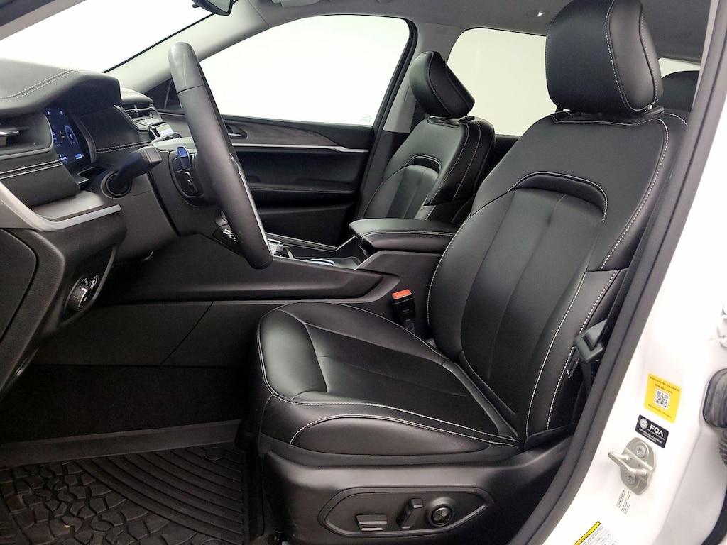 used 2024 Jeep Grand Cherokee car, priced at $37,998