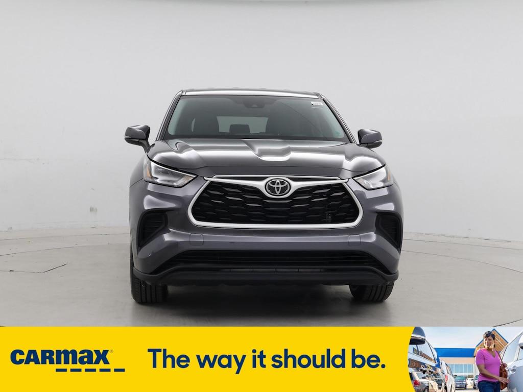 used 2022 Toyota Highlander car, priced at $30,998