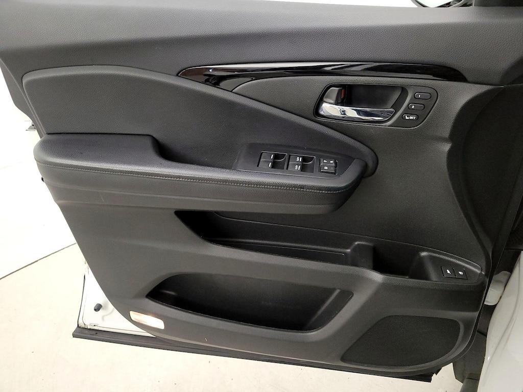 used 2021 Honda Pilot car, priced at $32,998