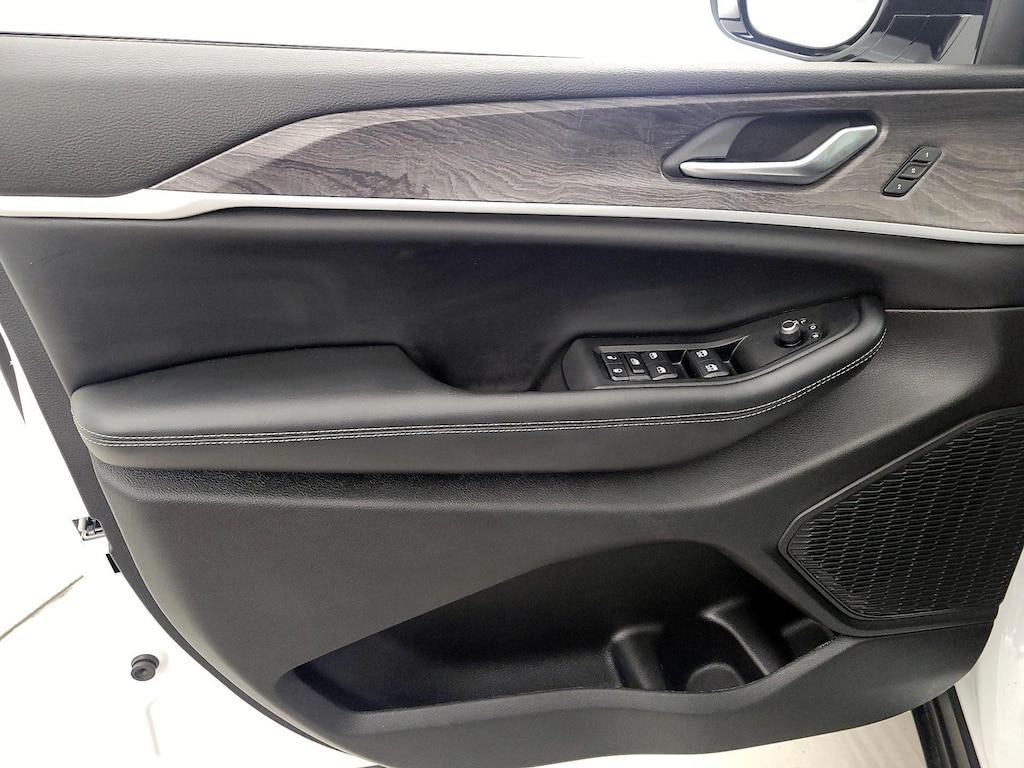 used 2023 Jeep Grand Cherokee car, priced at $33,998