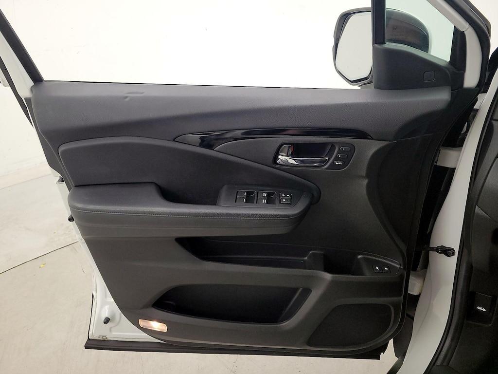 used 2022 Honda Pilot car, priced at $36,998