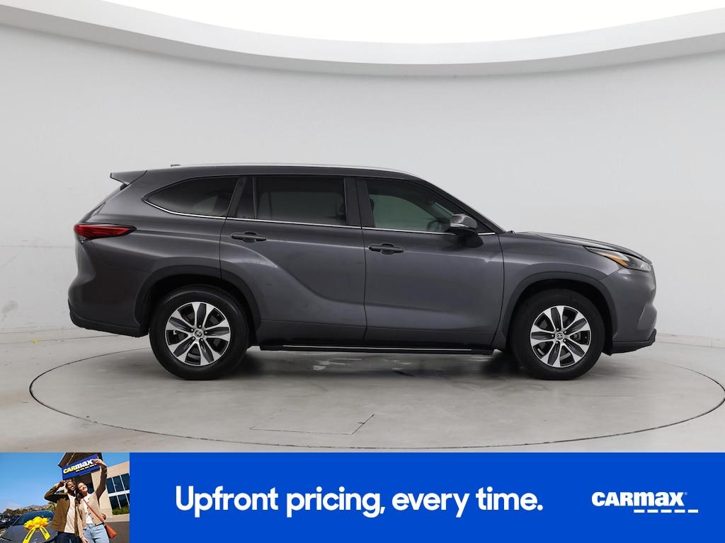 used 2023 Toyota Highlander car, priced at $36,998