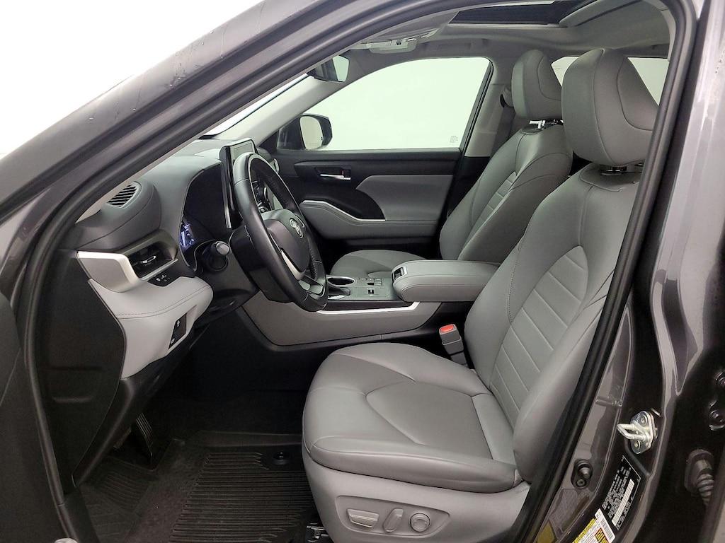 used 2023 Toyota Highlander car, priced at $36,998