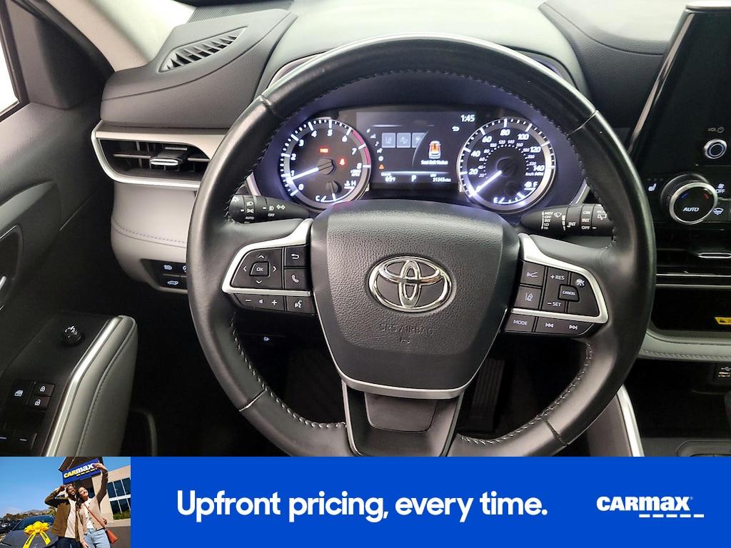 used 2023 Toyota Highlander car, priced at $36,998