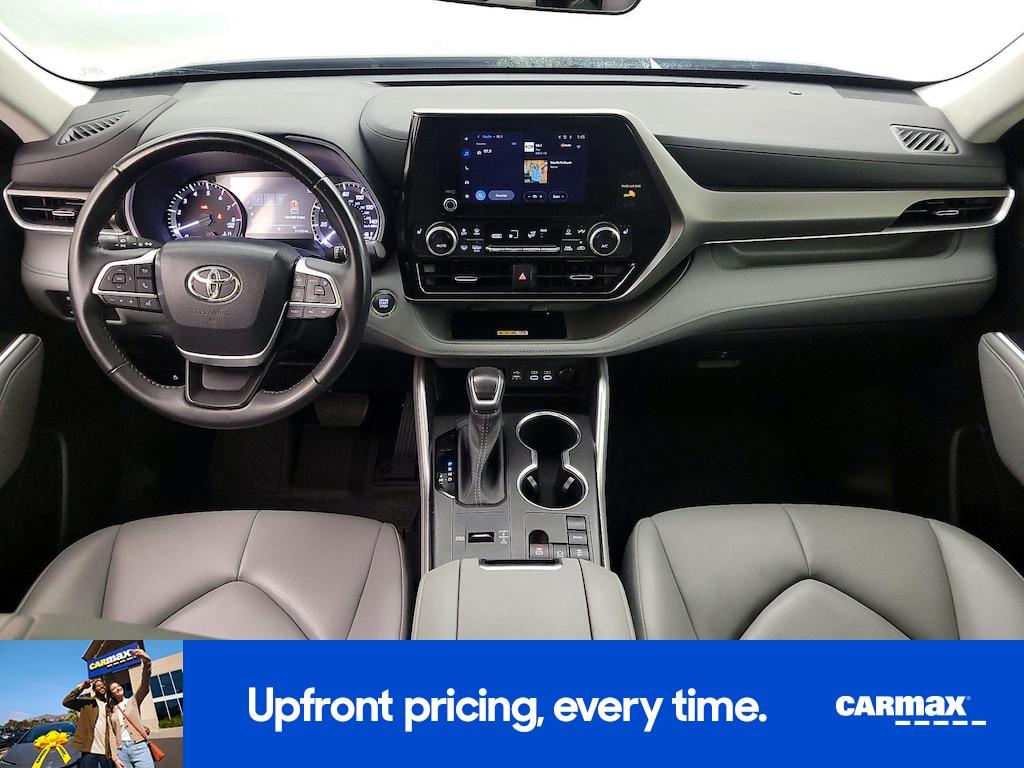 used 2023 Toyota Highlander car, priced at $36,998