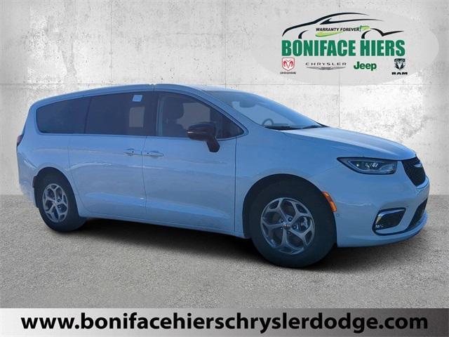 new 2024 Chrysler Pacifica car, priced at $51,317