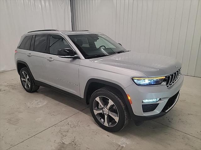 new 2025 Jeep Grand Cherokee car, priced at $50,960