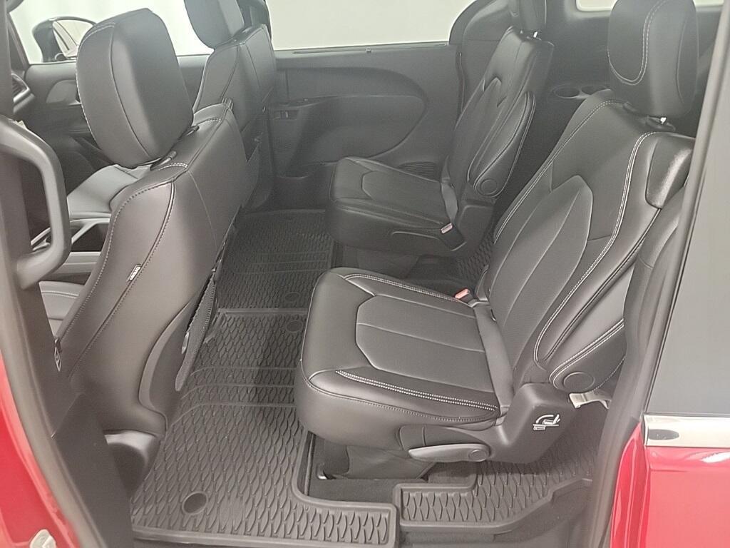 new 2025 Chrysler Pacifica car, priced at $41,727