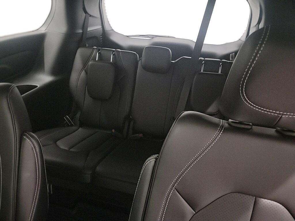 new 2025 Chrysler Pacifica car, priced at $41,727